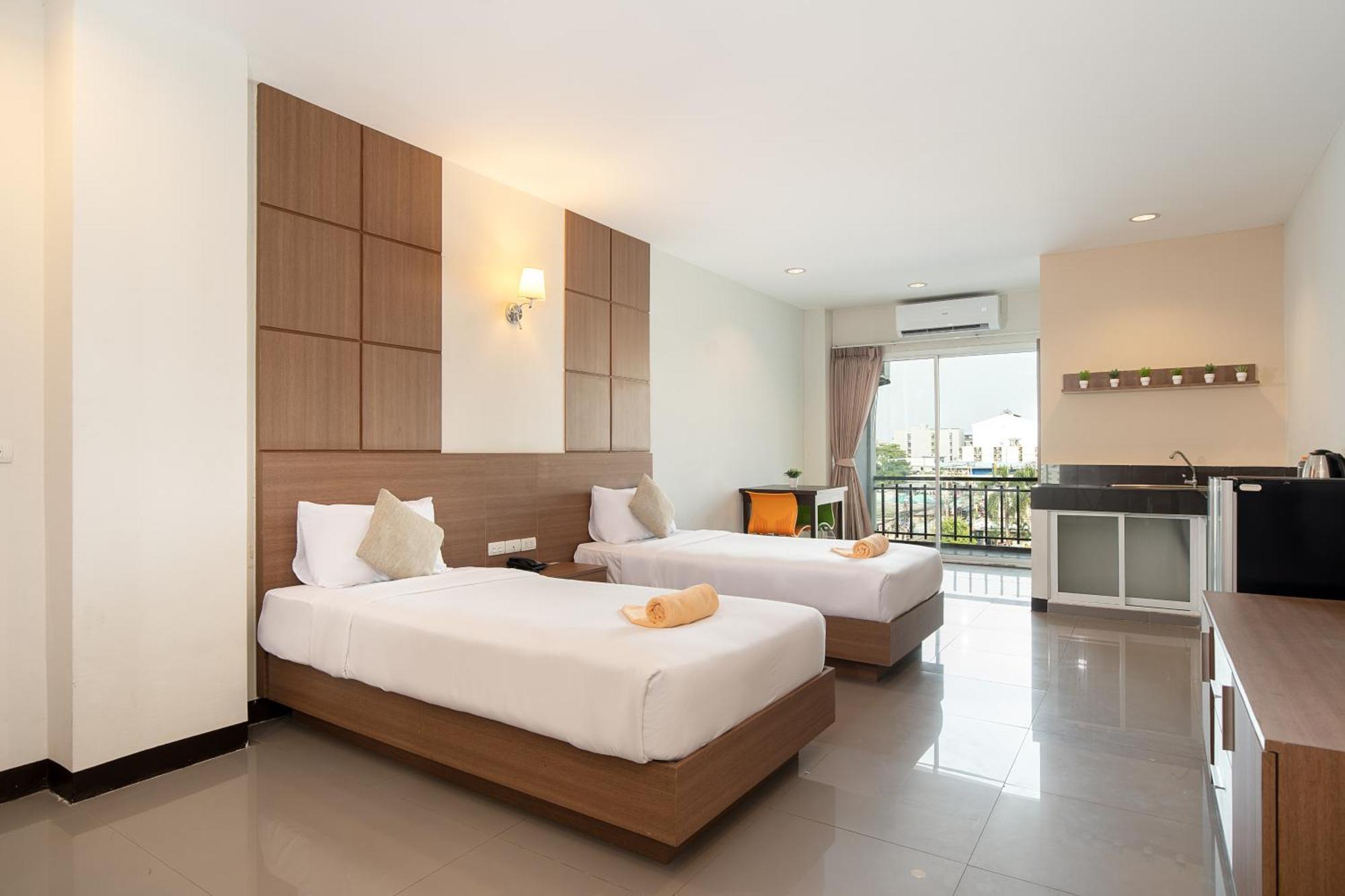 Leenova Place Bangkok Buitenkant foto